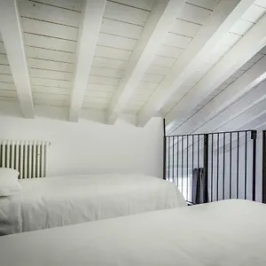 https://casa-perlasca.it-lombardy.com